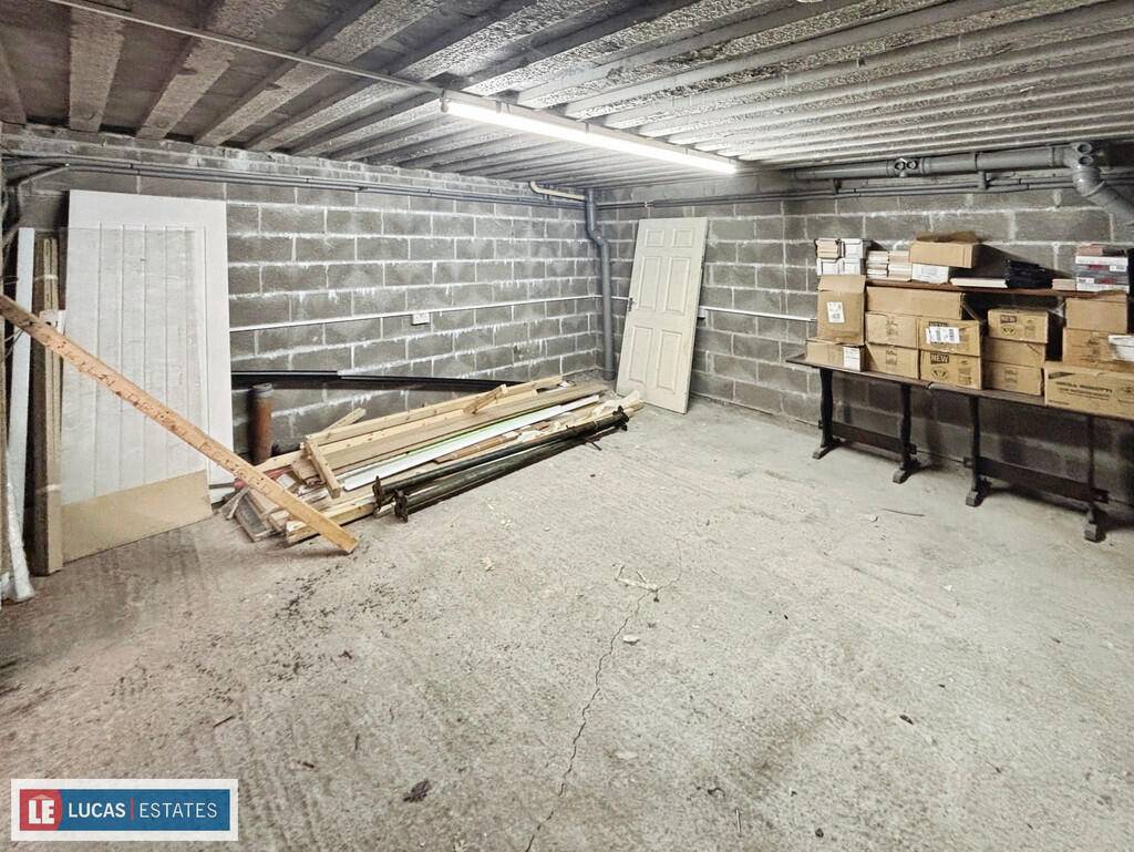 b25c6eb1-DD-4B11-...