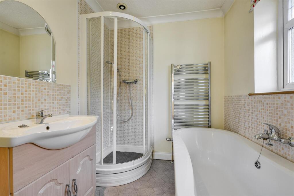 Bathroom_1.jpeg