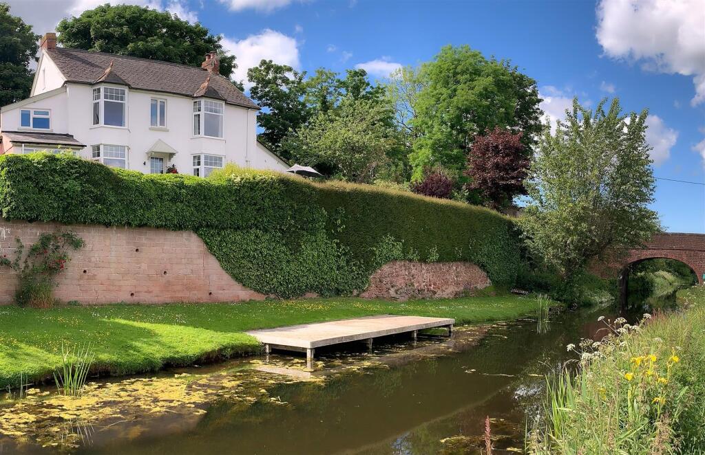 Canal-Side Garden (Rented)
