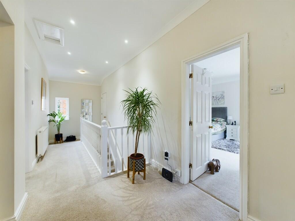 CAM02854G0-PR0184...