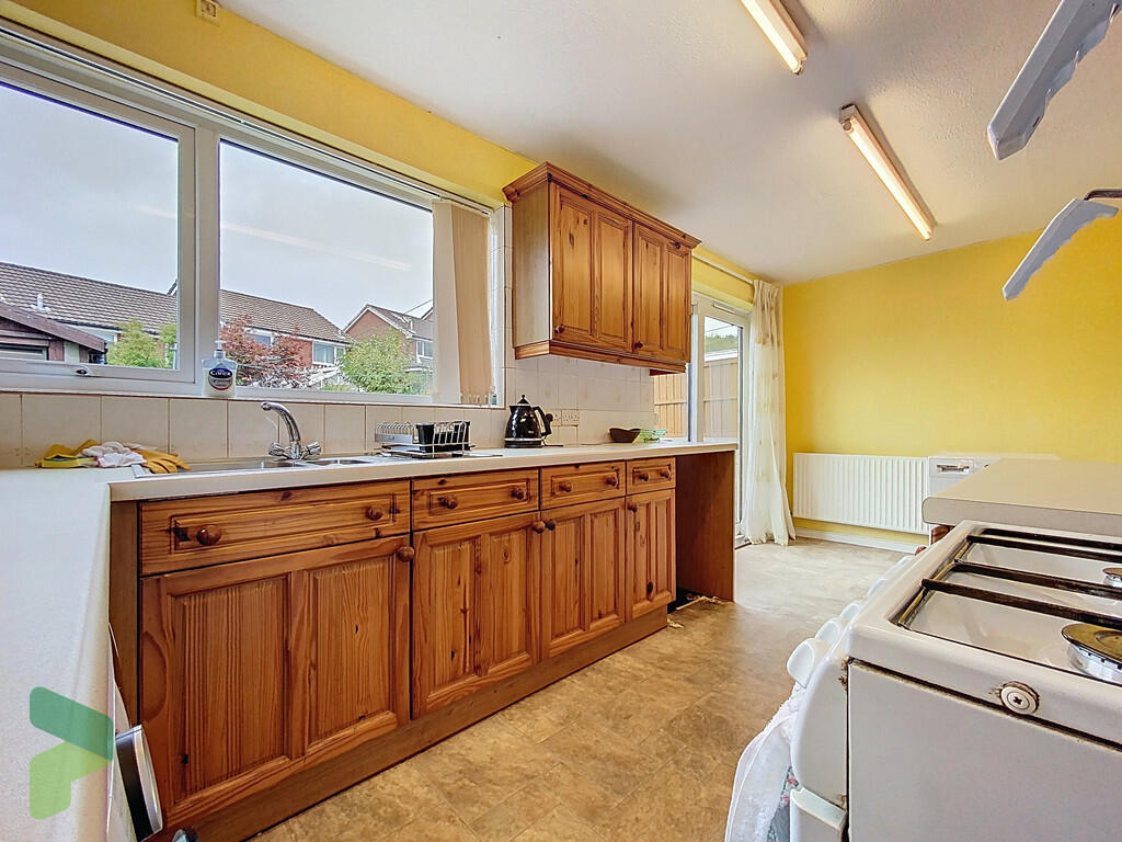 Fitted Dining Kit...