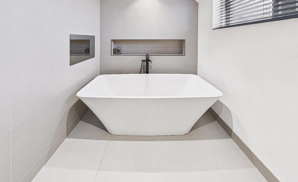 Superbly Appointed Principle Bathroom