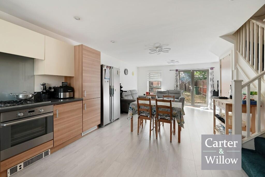 Kitchen / reception 