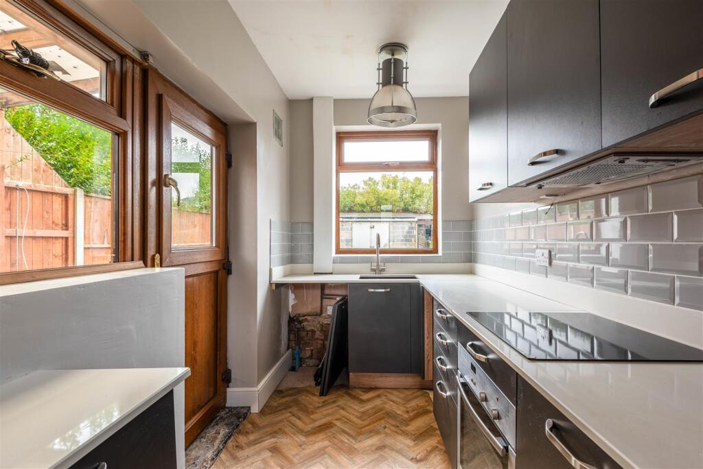 62 Willow Drive-6.jpg