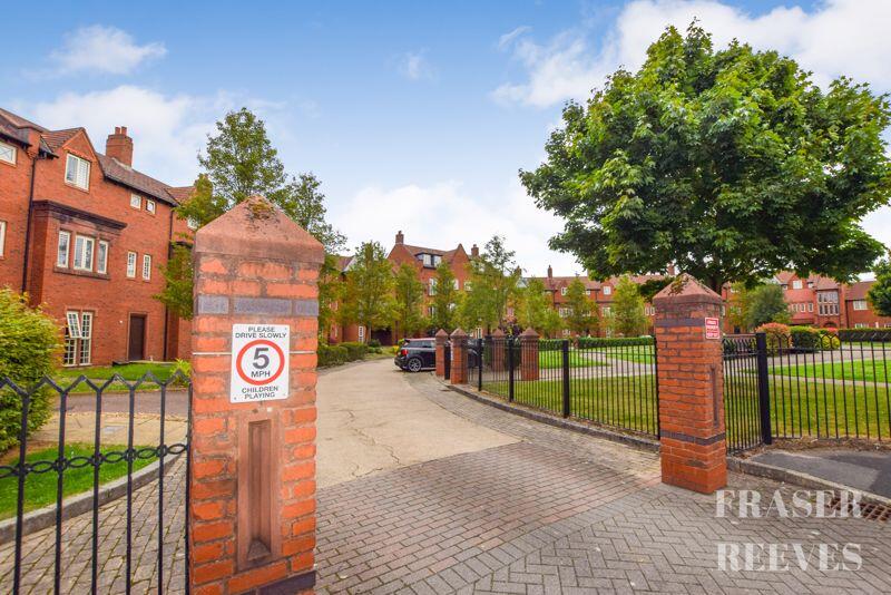 BUTTS GREEN DRIVEWAY