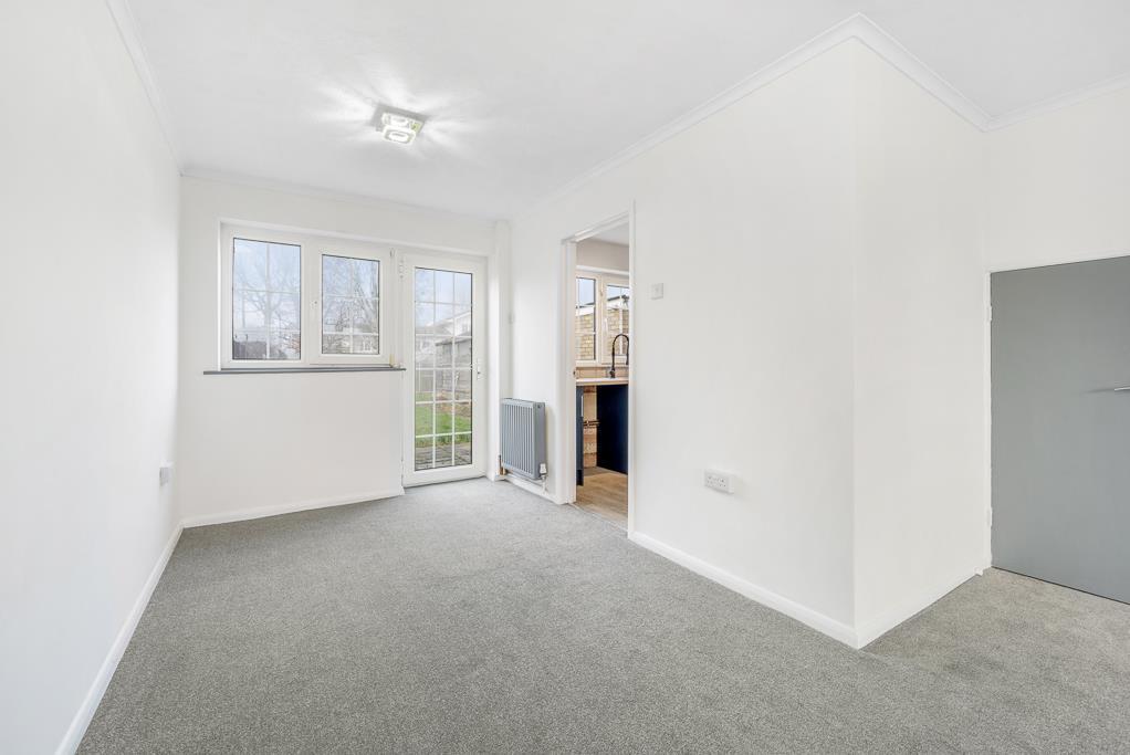 14 Chestnut Avenue (Donington)-13.jpg