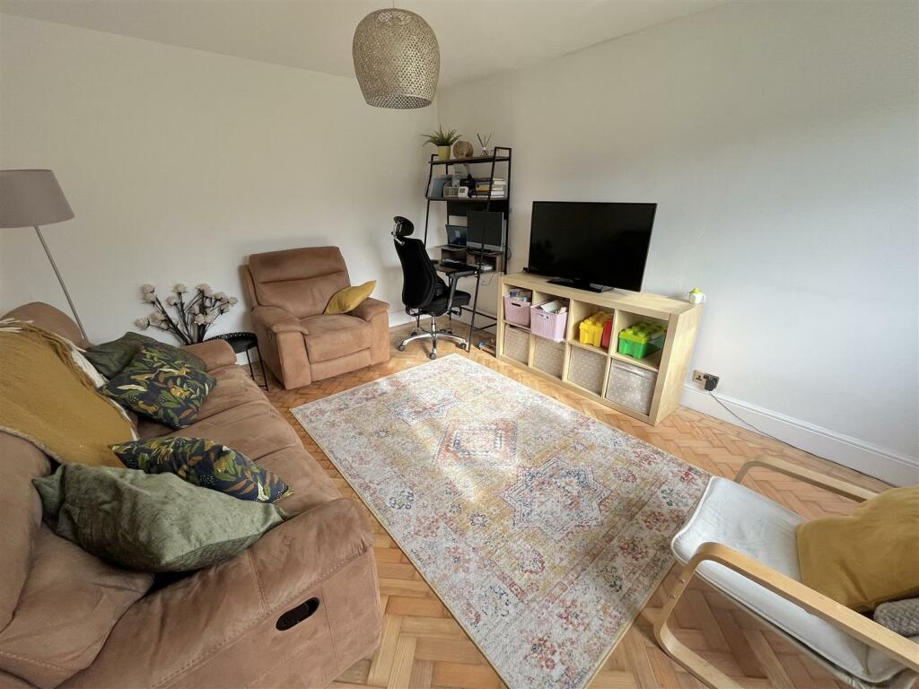 Lounge.jpg