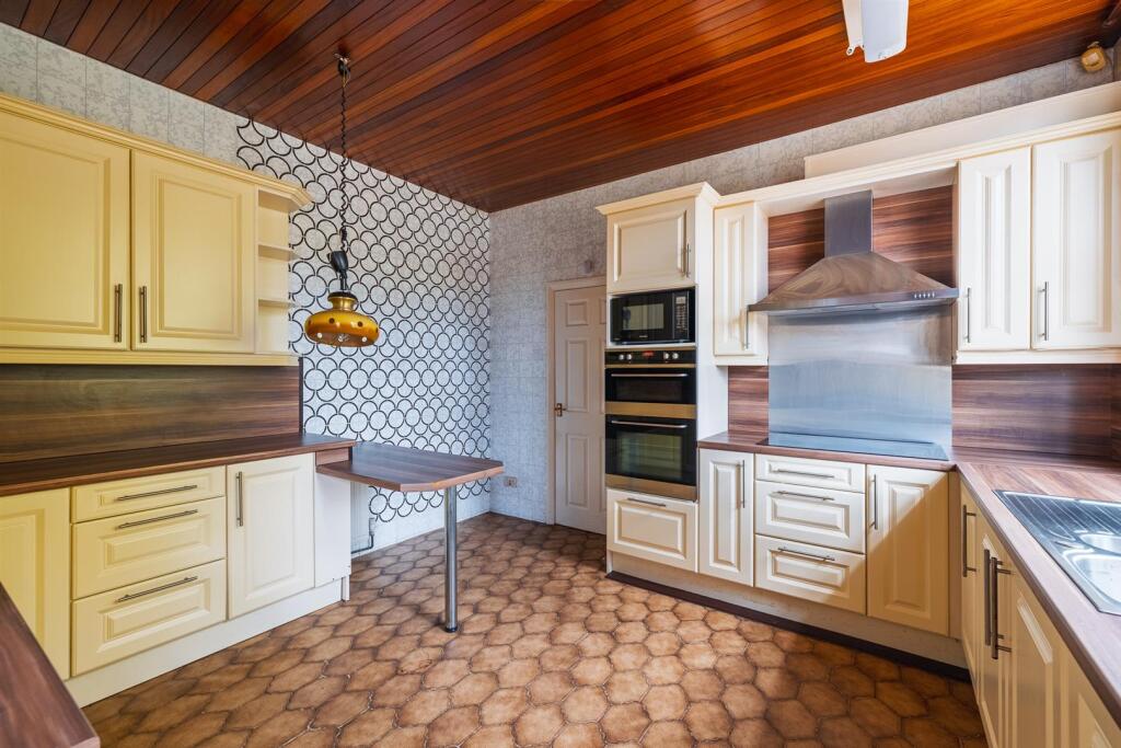 71 Raby Drive-14.jpg