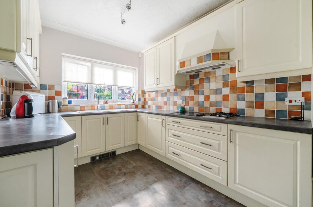 1325016-4-687533c...