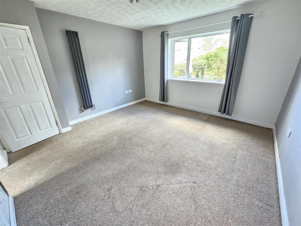 Family room.jpg