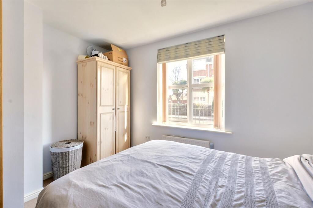 Bedroom 1_1.jpeg
