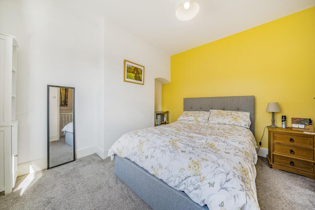 MASTER BEDROOM.jpg