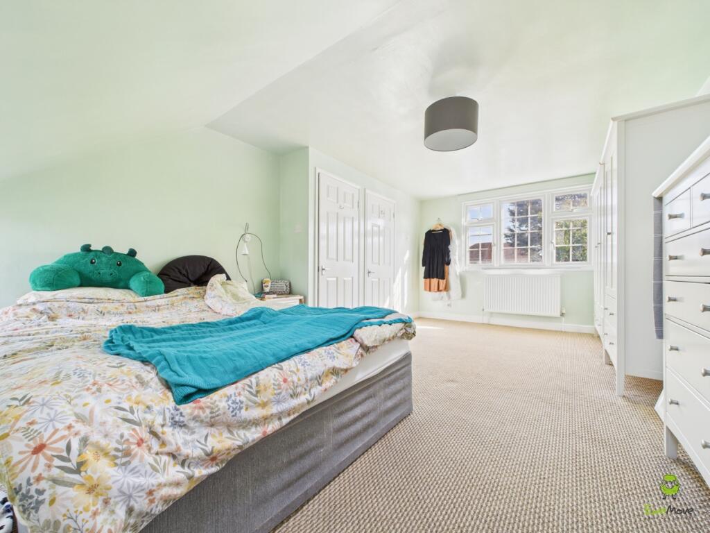 CAM03779G0-PR0301-STILL002