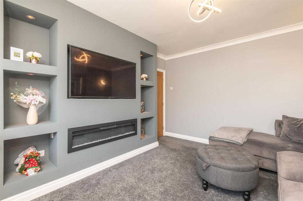 21 - 23 Queens Drive S75 2QQ.jpg