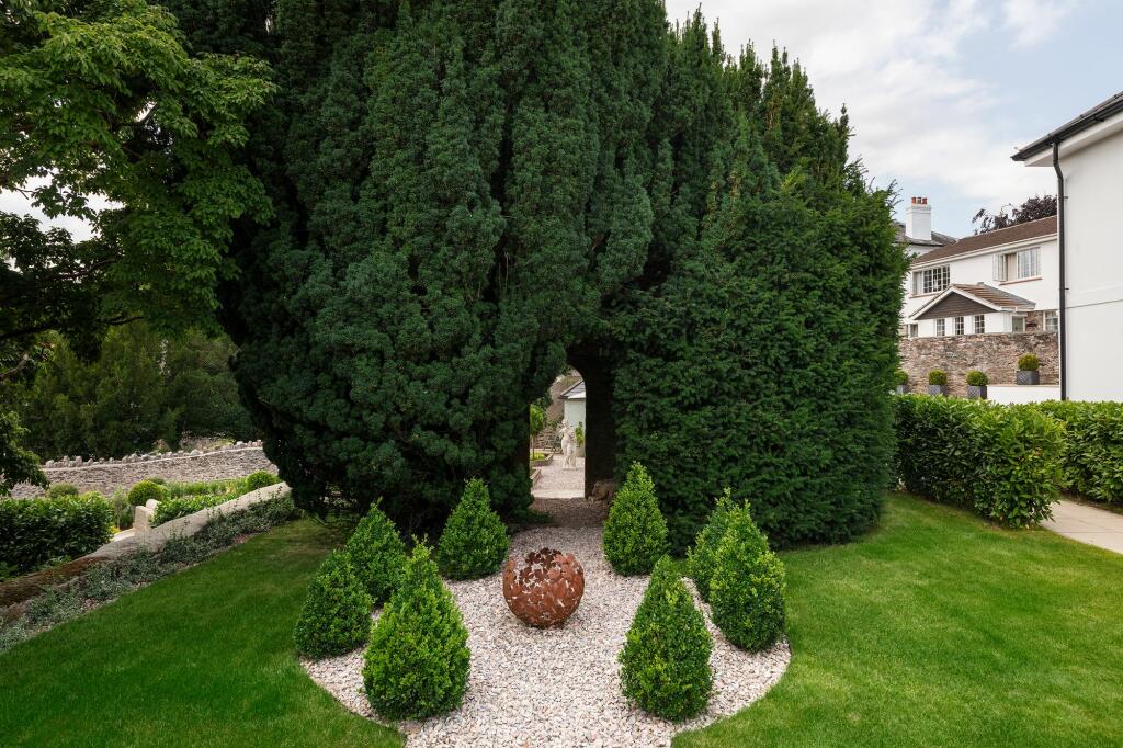 Hill House_ Garden