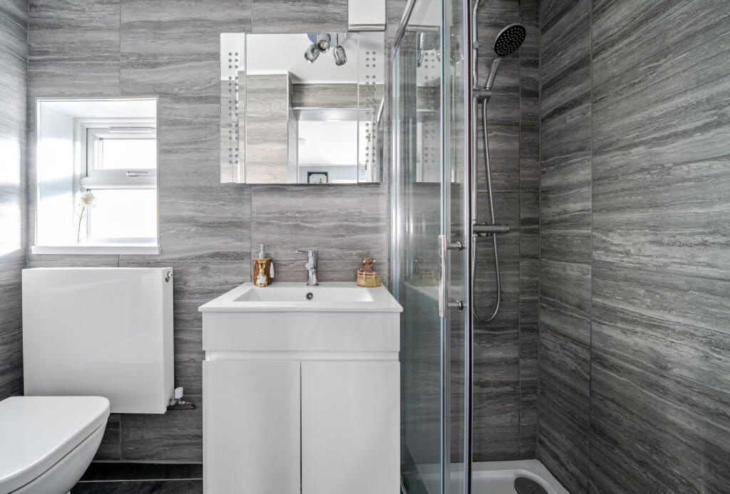 1394201-10-694556...