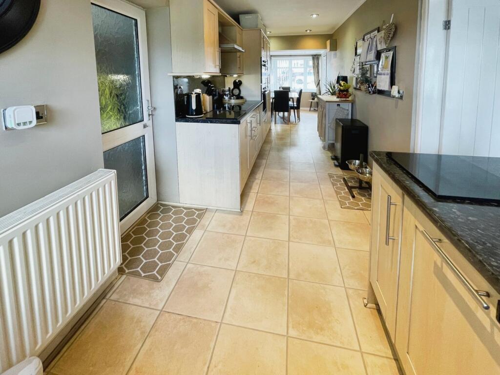Kitchen/Dining Area