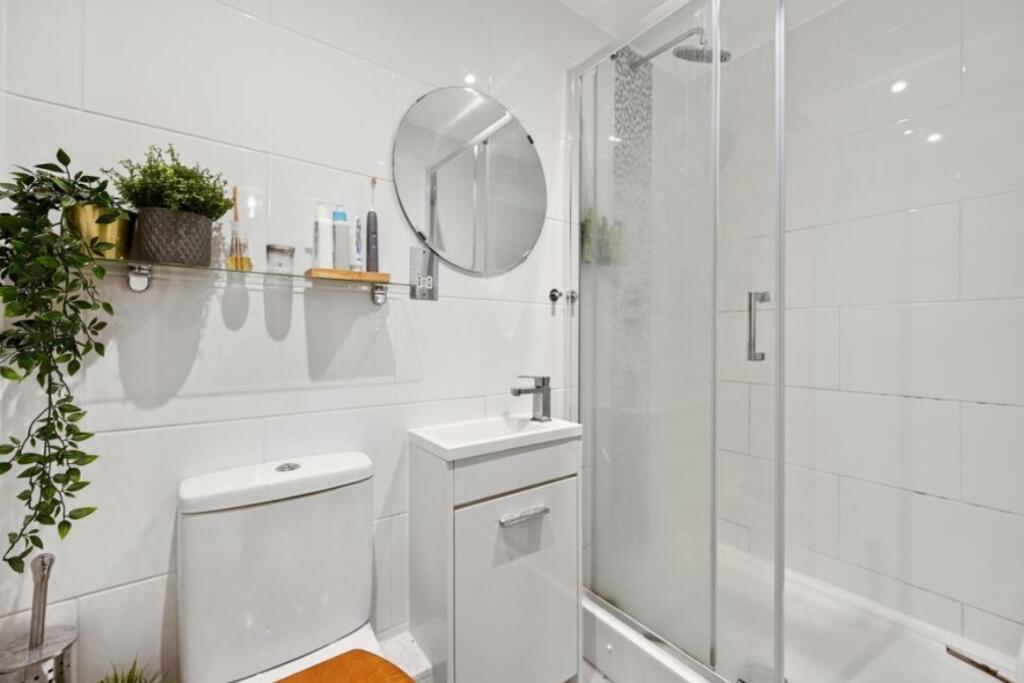 En-suite Bathroom