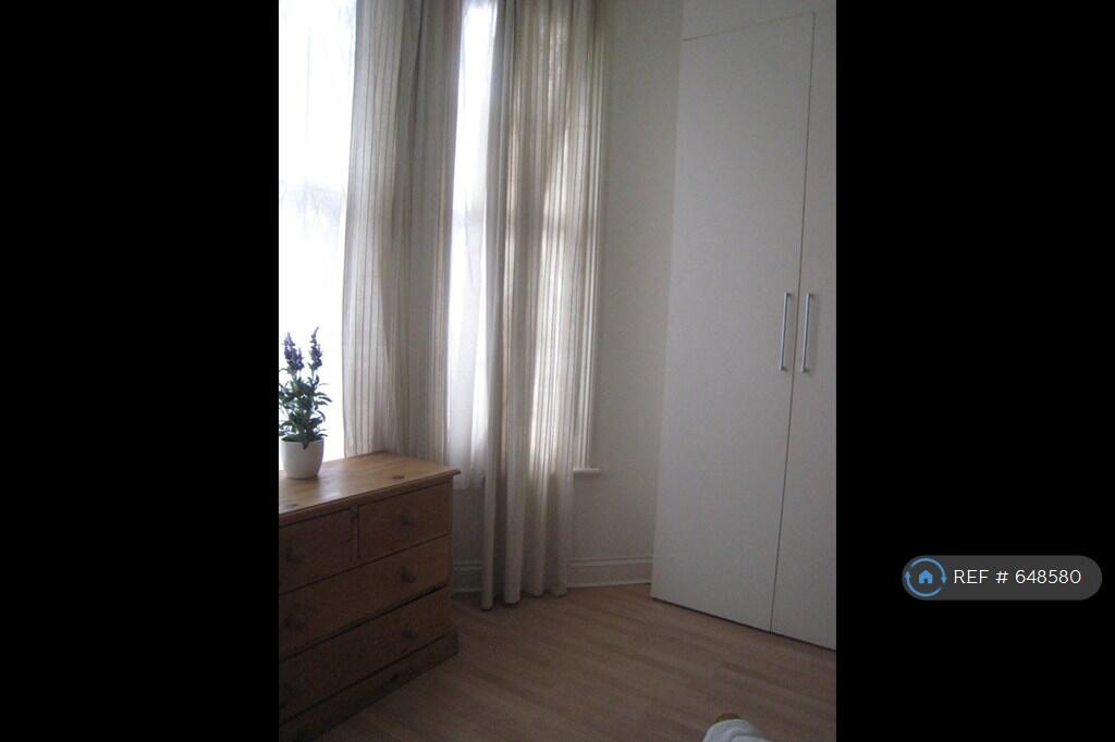 Bedroom 1 (Old Pic, Chest Of Drawers Changed)