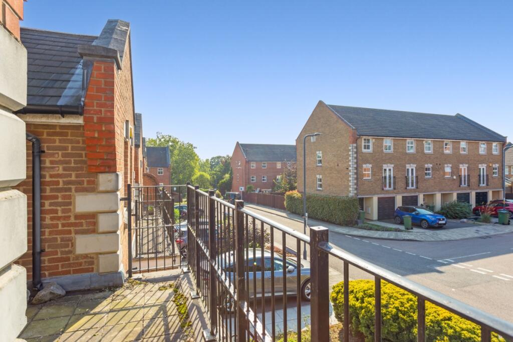 Howerd-Way-London...