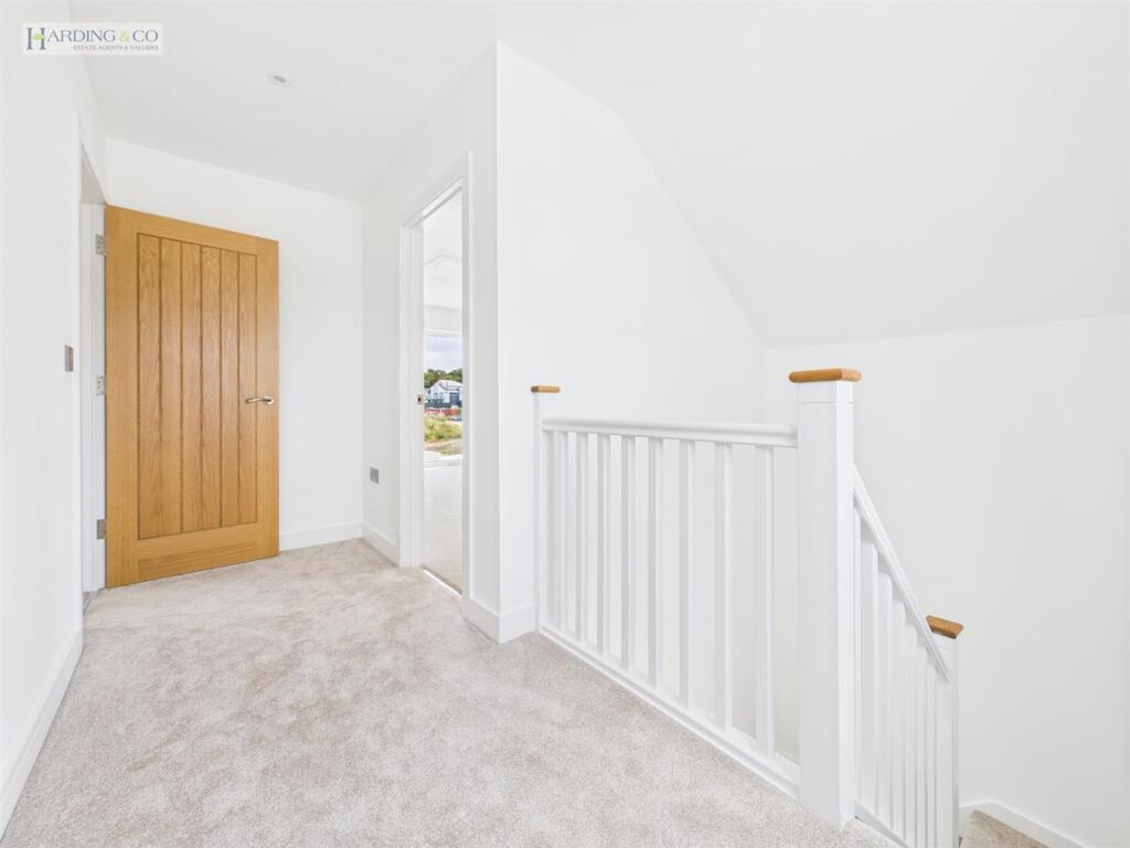 Landing 2nd floor.jpg