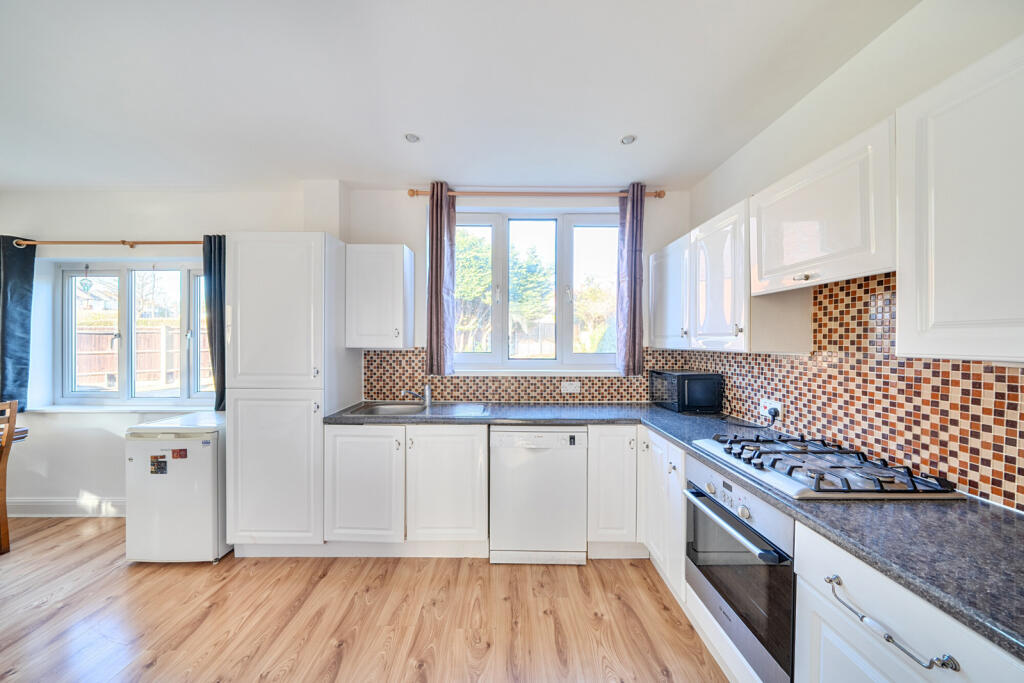 1396018-12-695bb9...