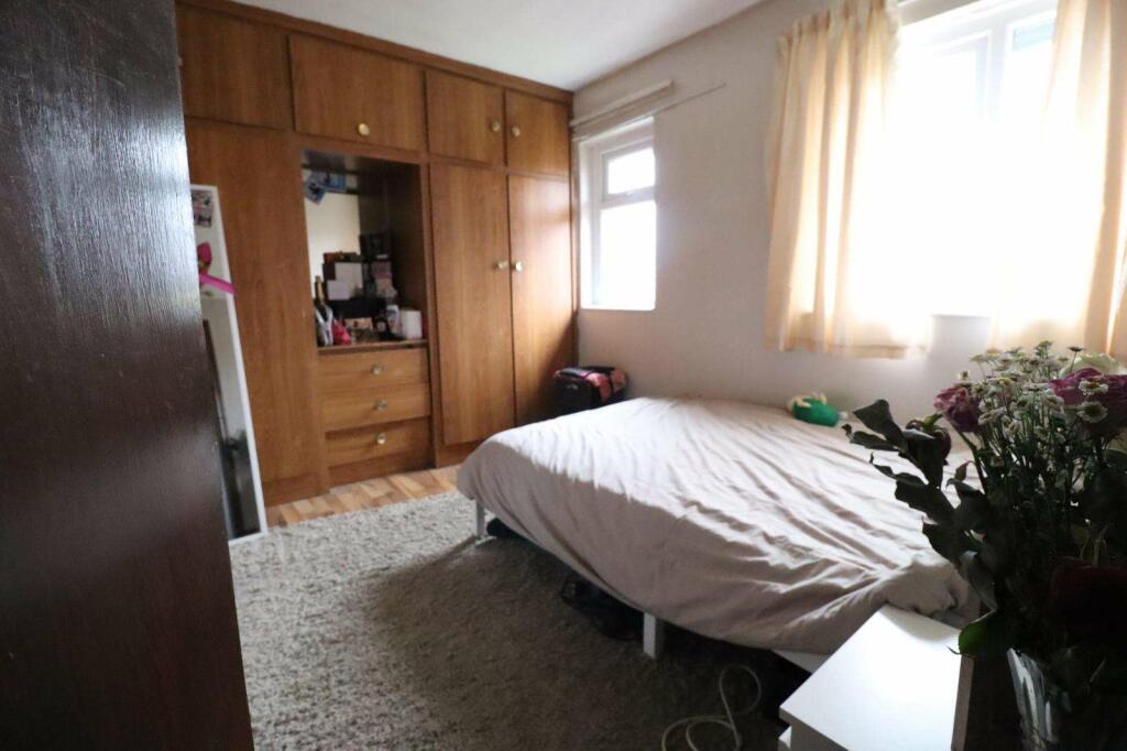 Bedroom 2 (Double)