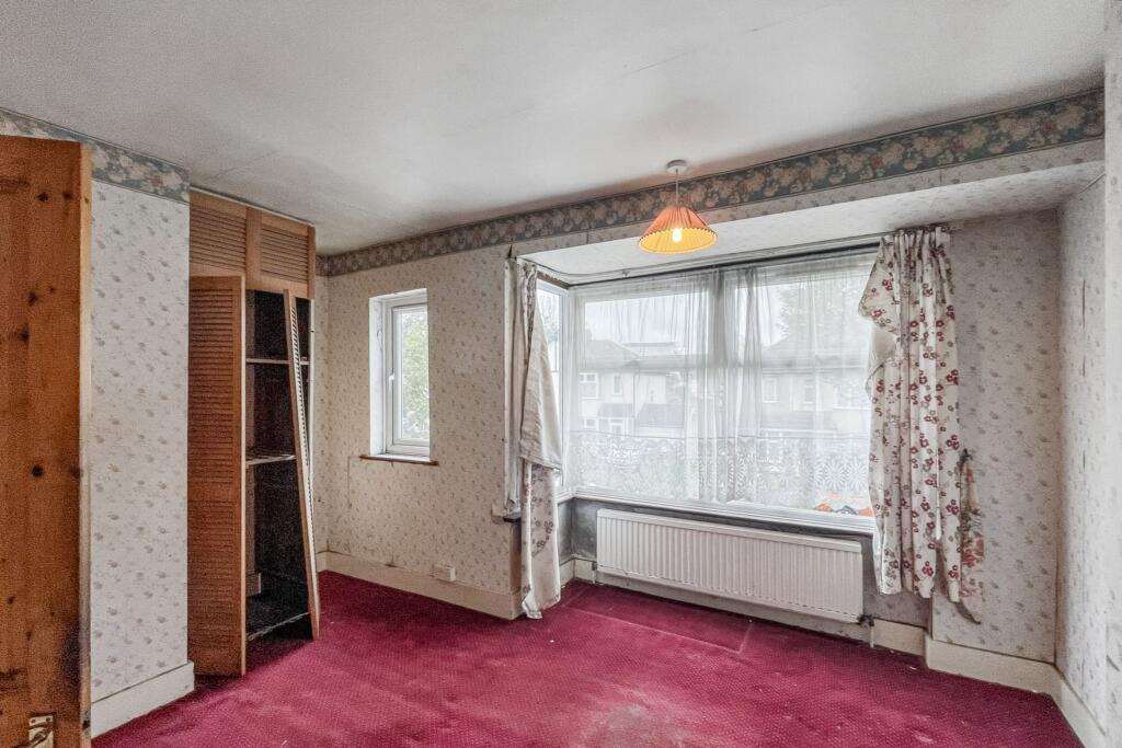 82 Hamilton Avenue, Sutton, Surrey, SM3 9RL