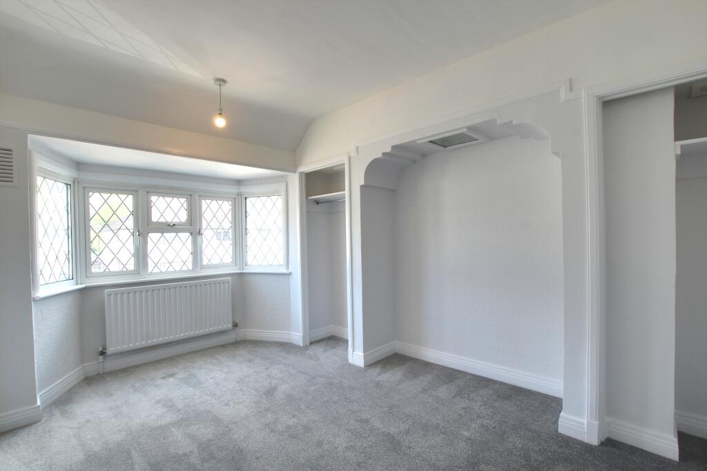 6 BED 1.jpg