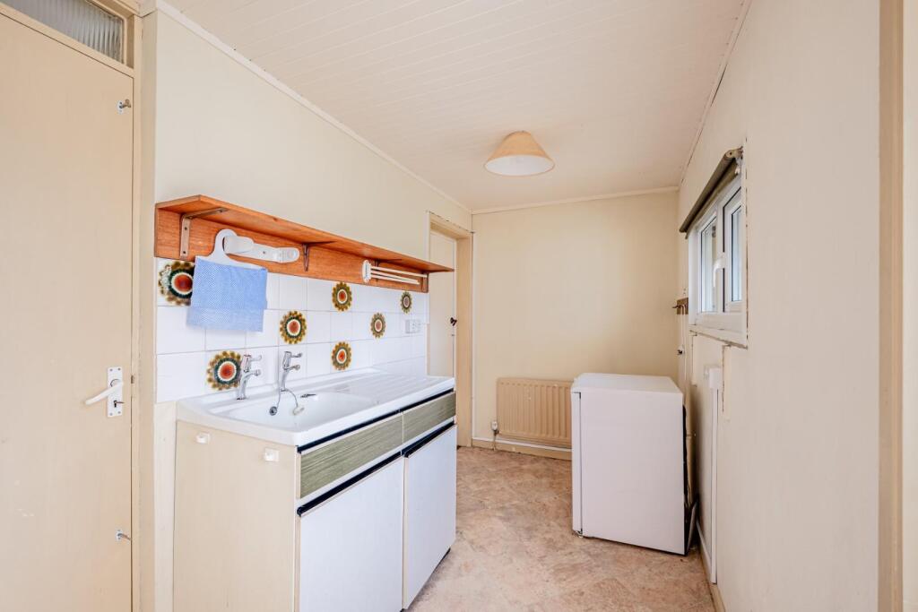 Westbrook BA1 4NB-9.jpg