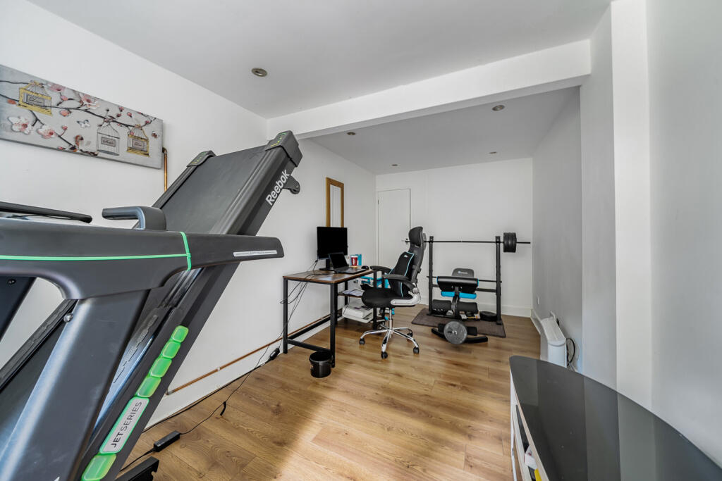 13-681b9aada1982-...