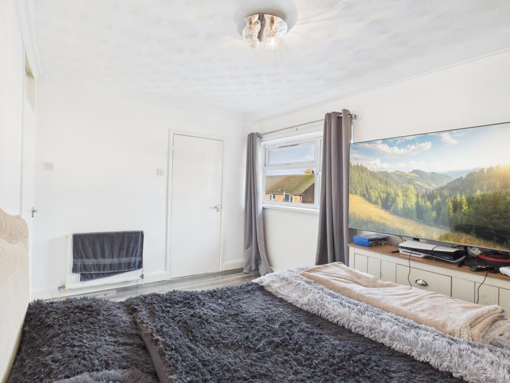 CAM03729G0-PR0192-STILL015