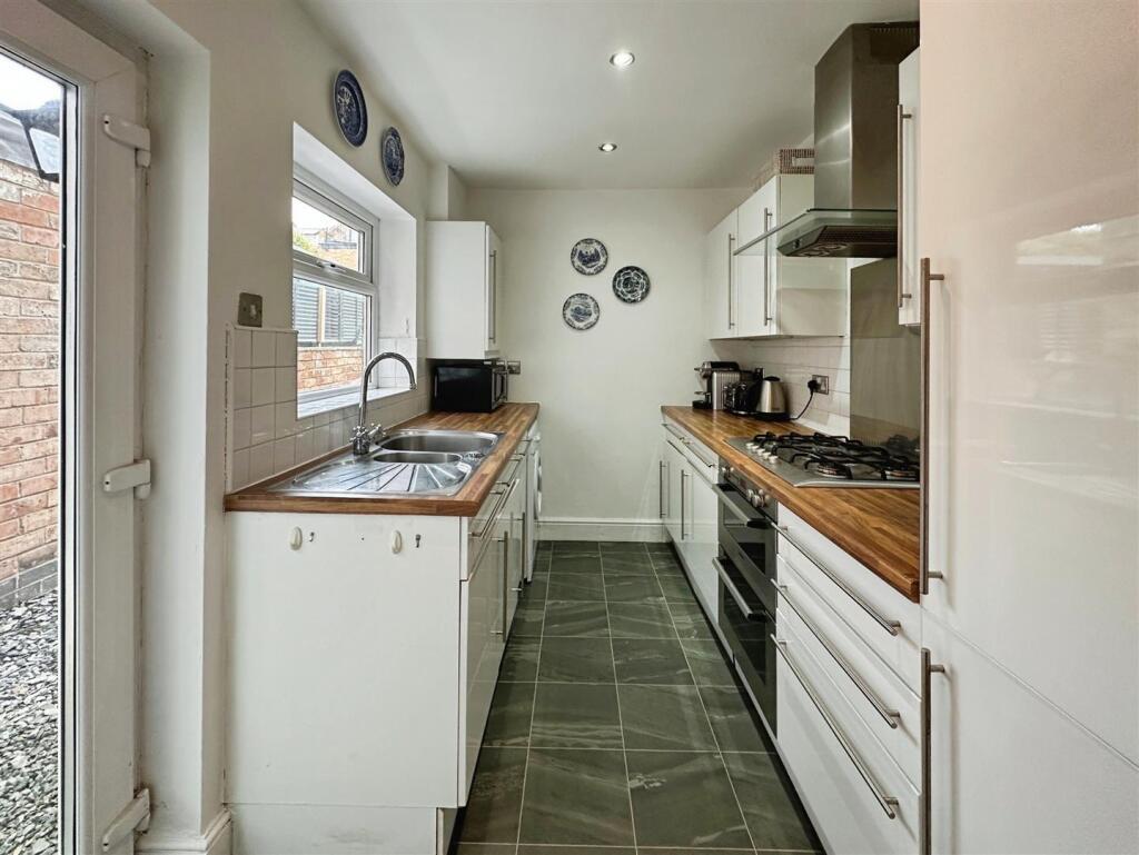 9a256915--4BC6-B719-4E21088FB883-32714-00000B76405