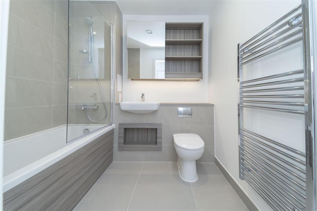 Bathroom     .jpg