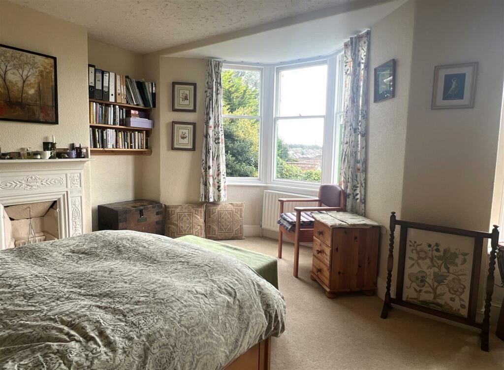 Bedroom 1 (Master)
