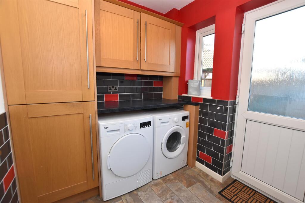 Laundry Room.JPG
