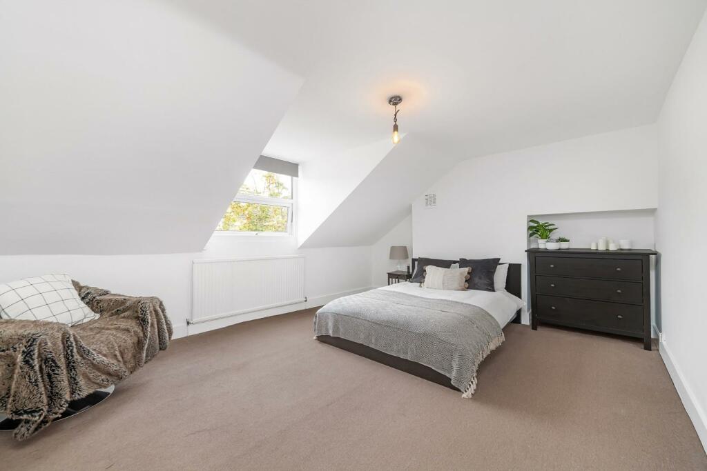Bedroom 2.JPG