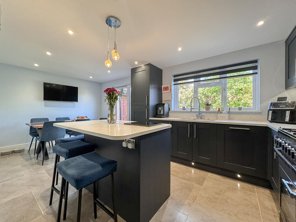 Kitchen Dining Room (2)