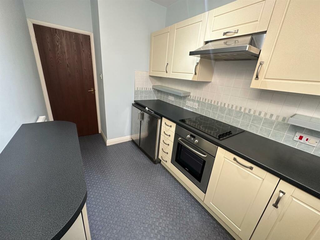 kitchen 1.jpg