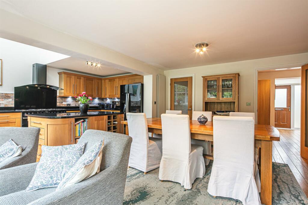 Dining area in kitchen