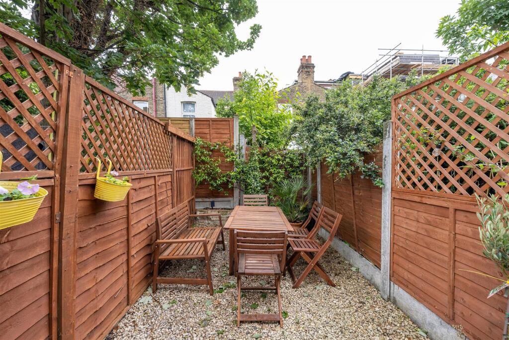 Devonshire Road, E17