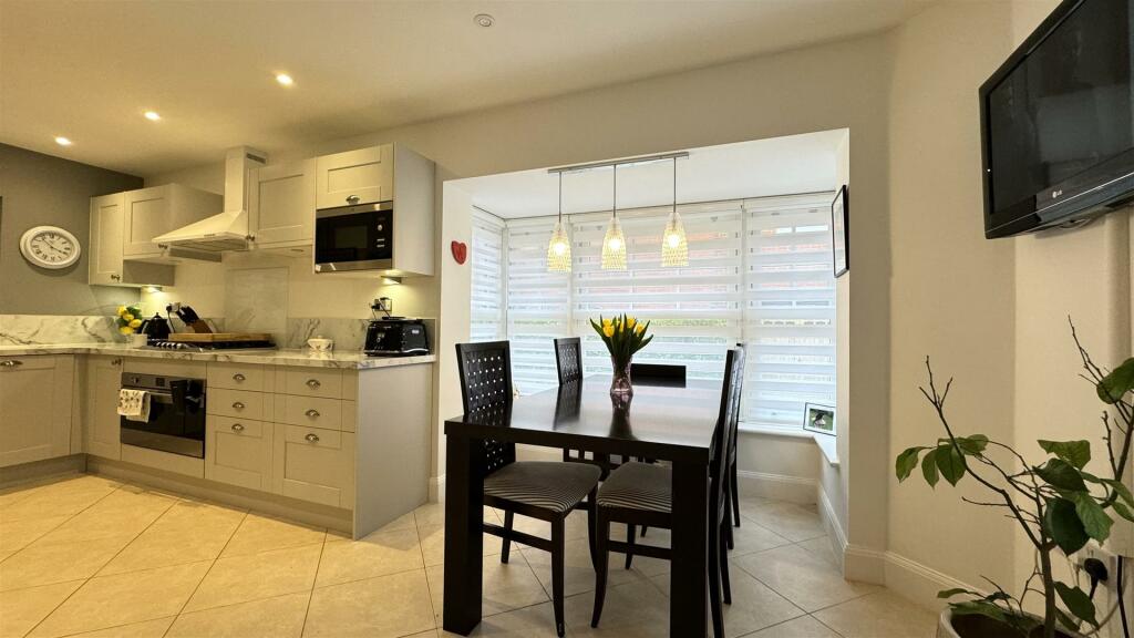 dining room.jpg