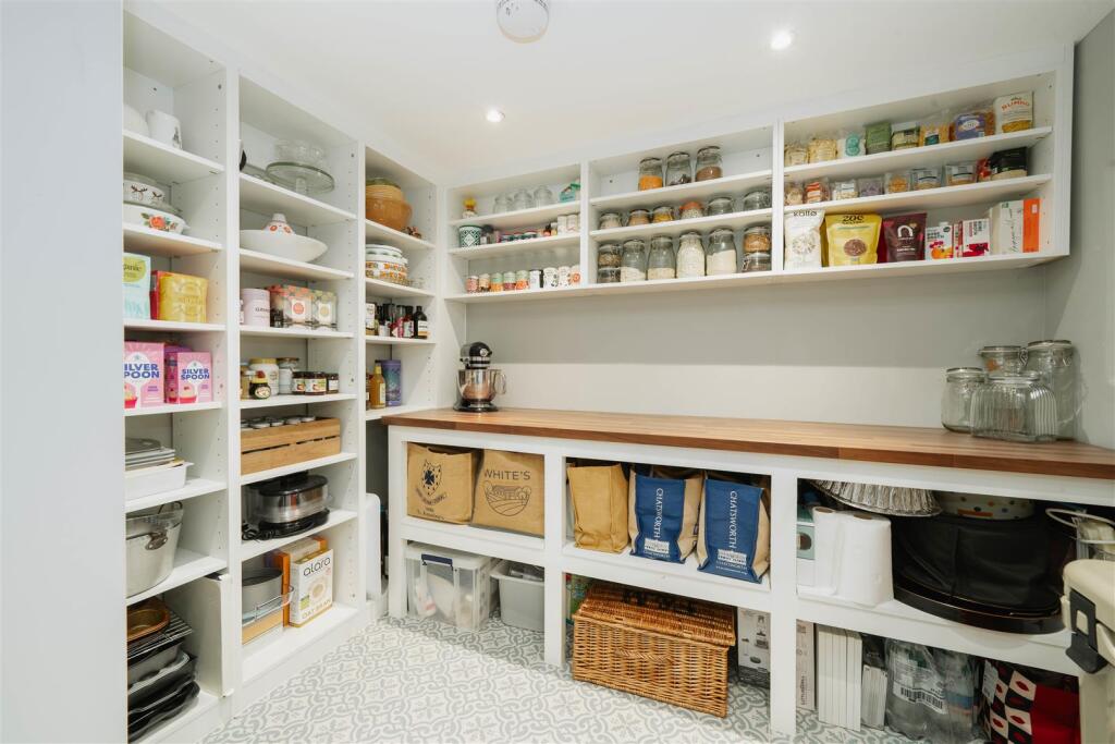 Pantry.jpg