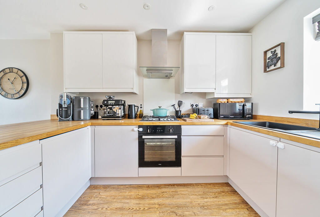 1329067-9-687e227...