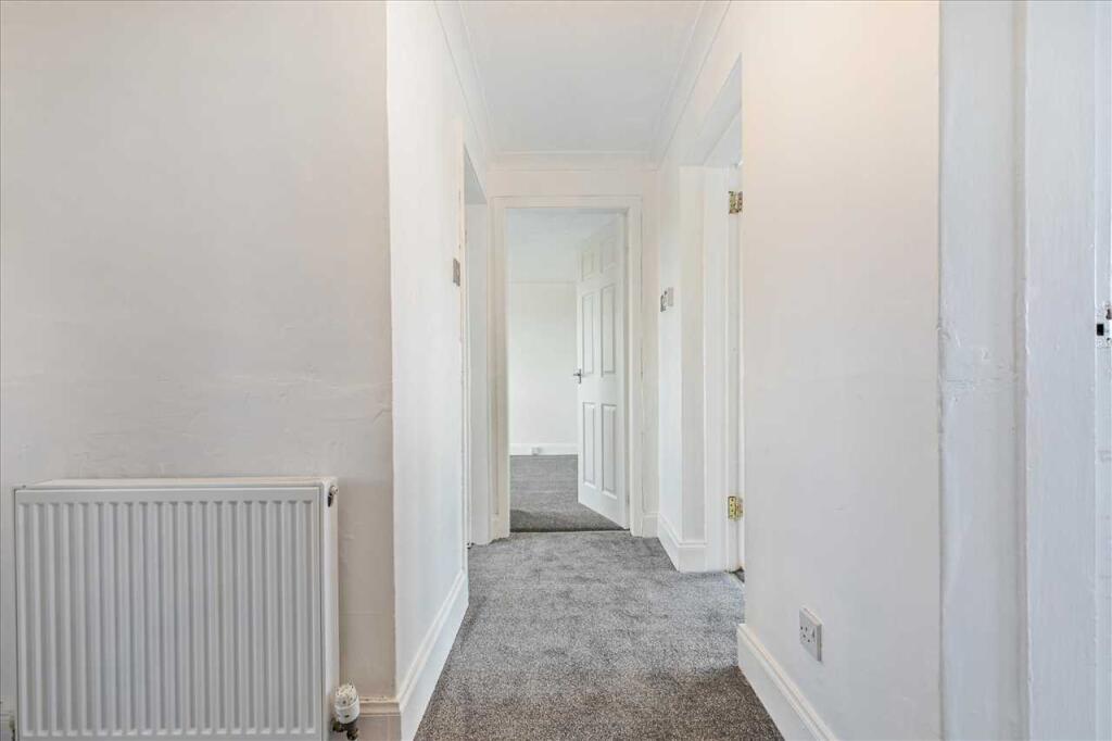 Entrance Hallway (2)