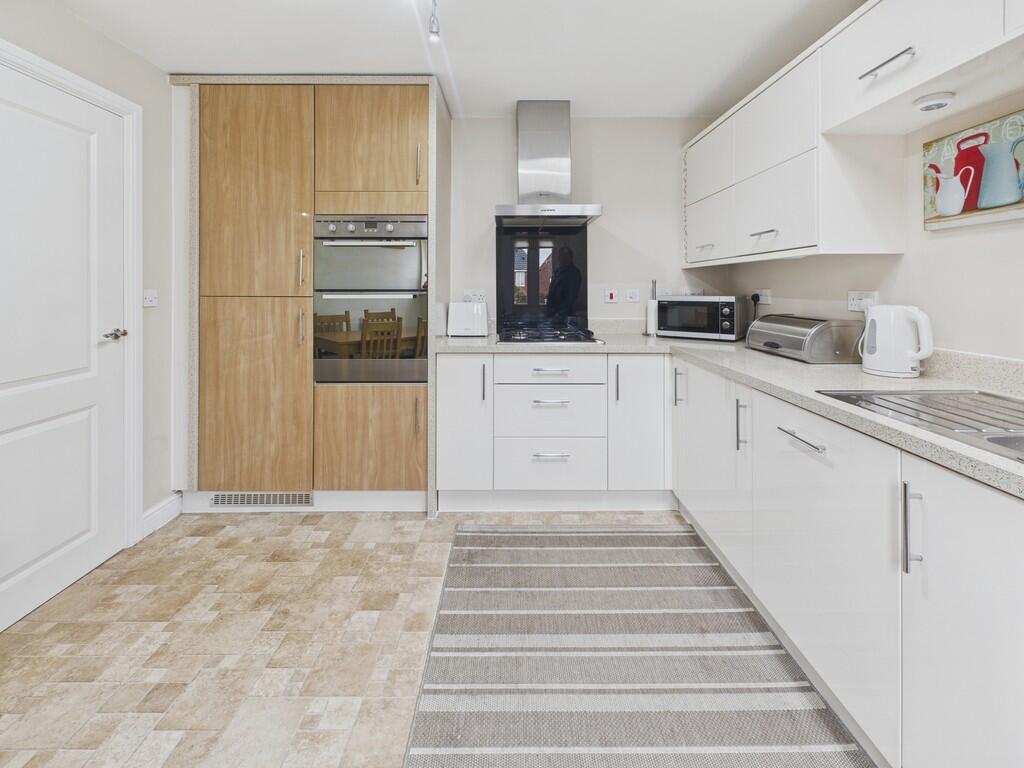 CAM04273G0-PR0223...