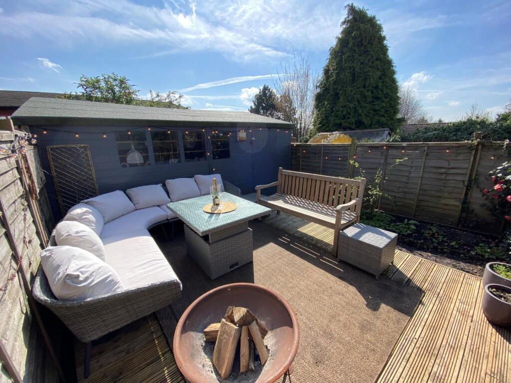 Garden Seating Area.jpg