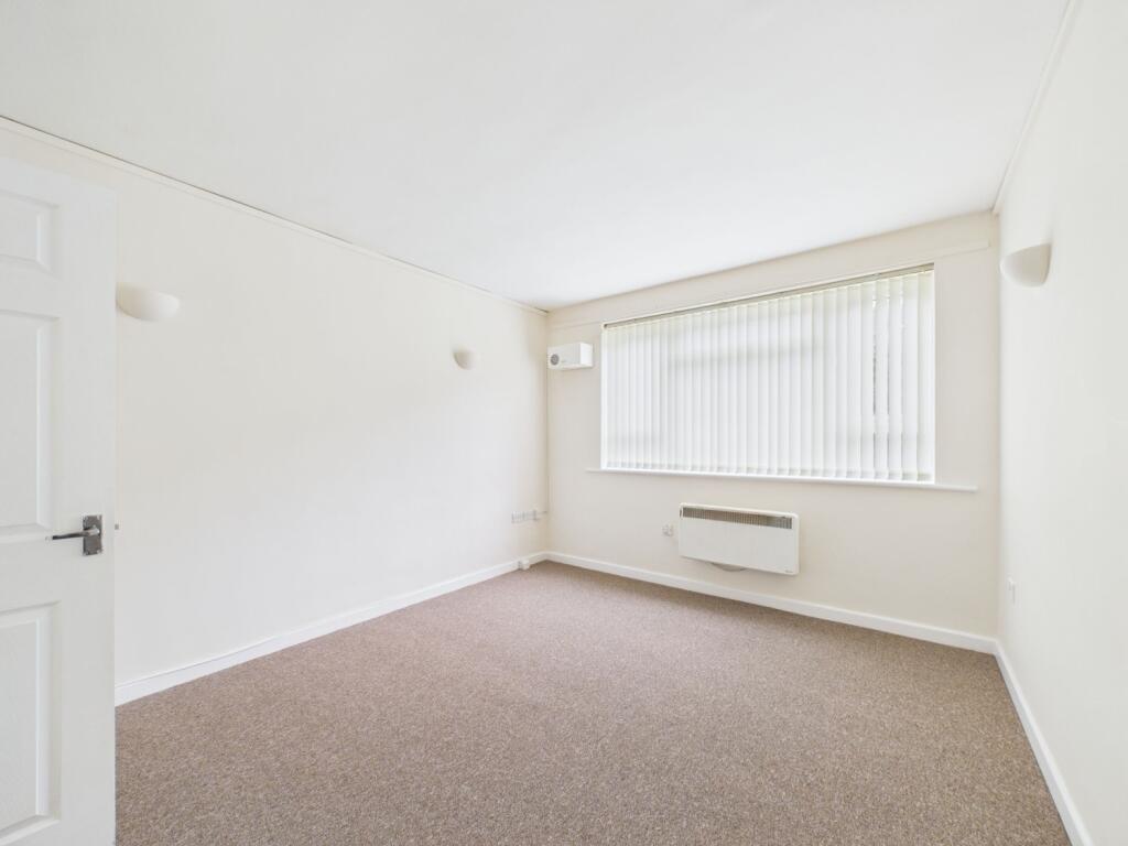 CAM03750G0-PR0072-STILL005