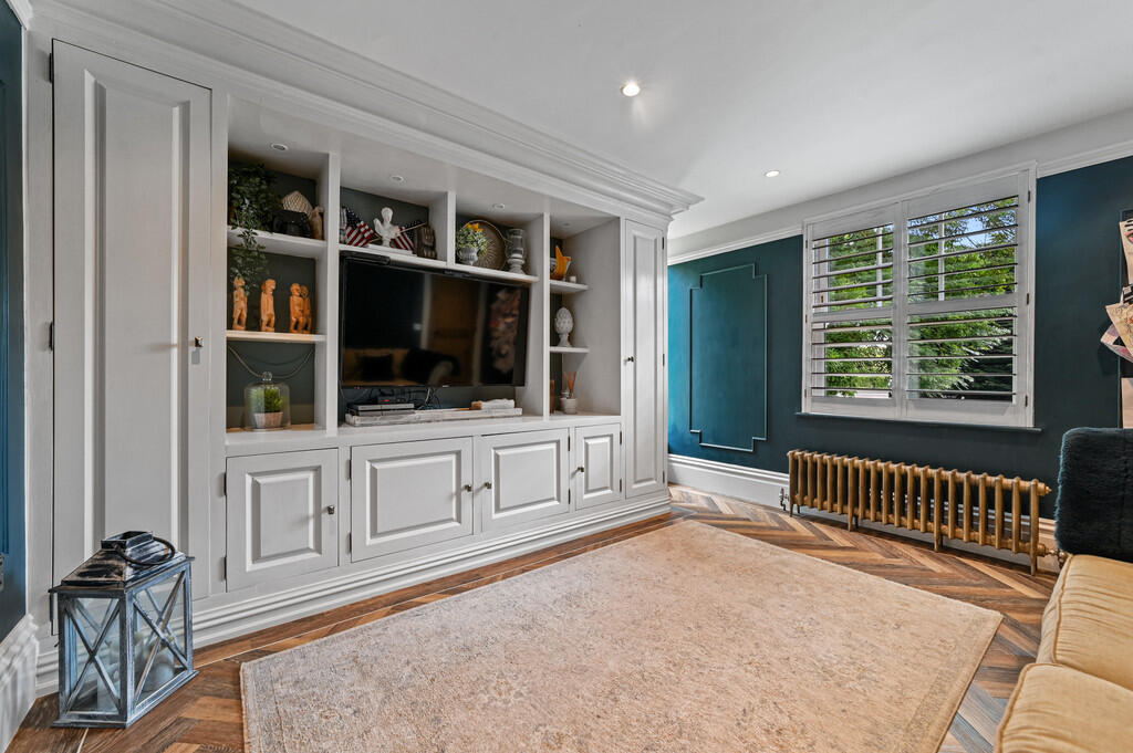 PT-FC(COL)-PondFa...