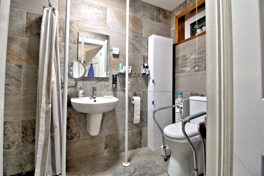 Ensuite
